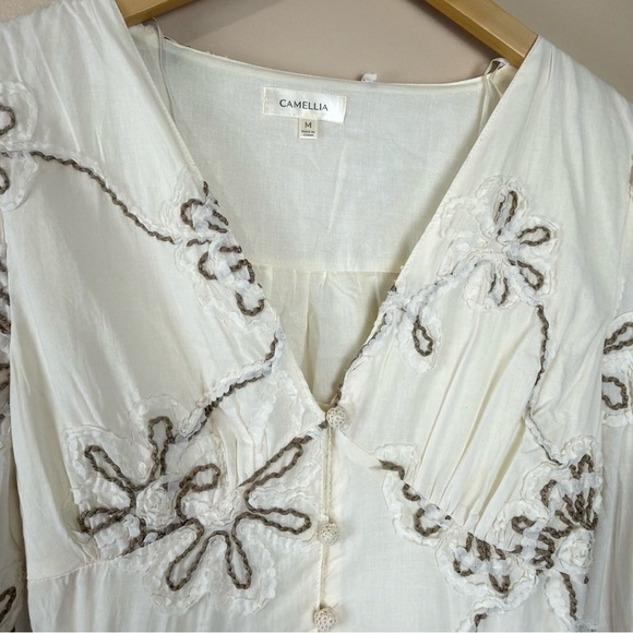 Camellia Embroidered Mini Dress Cream Tunic Style with Floral Embroidery Size M - Picture 5 of 14